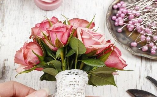 Posy Holder~From the United Kingdom