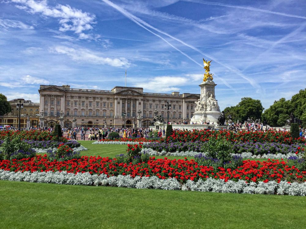 Buckingham Palace～From the United Kingdom